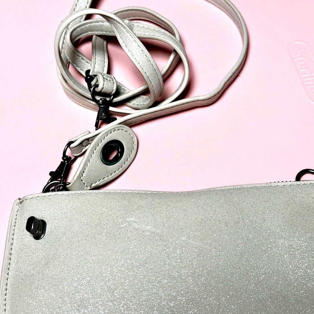 JOY SUSAN Women's Grey and Silver Bag Mini Crossbody Wristlet - Picture 7 of 7